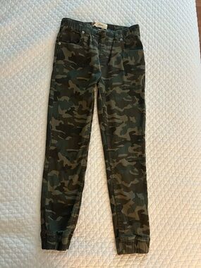 Levi's Olive camo pants